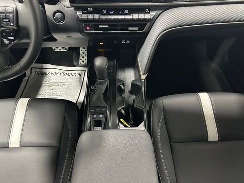 Used 2026 Toyota Camry SE FWD image 39