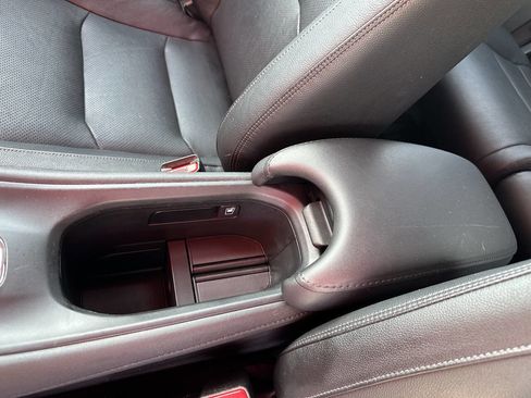 Used 2020 Honda HR-V Touring image 37