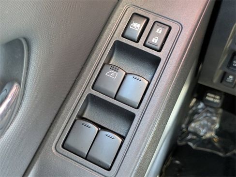 Used 2022 Nissan Frontier SV image 21