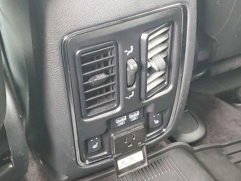 Used 2018 Jeep Grand Cherokee Overland image 12