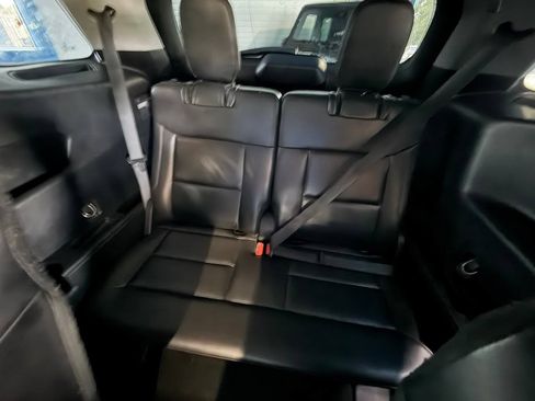Used 2022 Ford Explorer XLT w/ Equipment Group 202A AWD/4WD image 13
