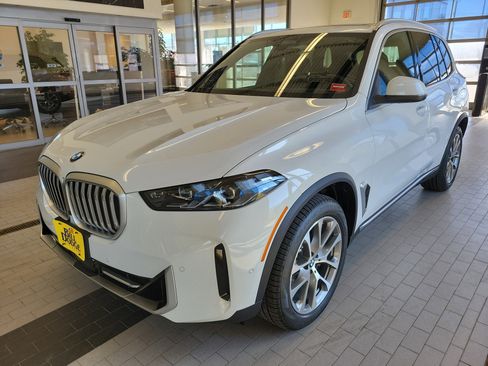 New 2026 BMW X5 xDrive40i AWD/4WD image 1