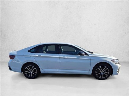 Used 2023 Volkswagen Jetta Sport FWD image 4