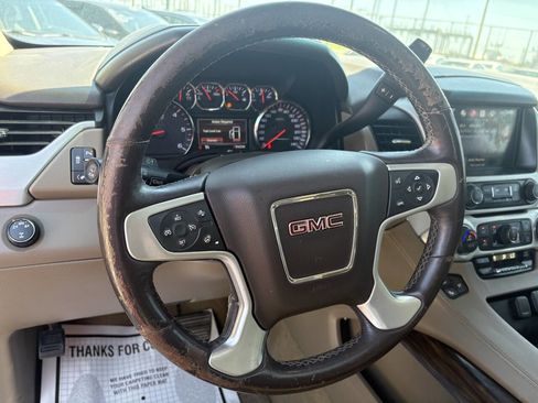 Used 2015 GMC Yukon XL SLT w/ Open Road Package AWD/4WD image 28