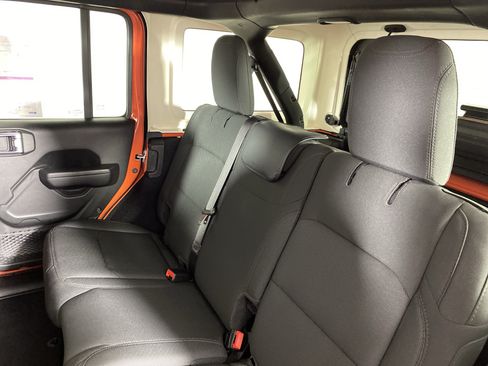 Used 2023 Jeep Wrangler Unlimited Sport AWD/4WD image 31