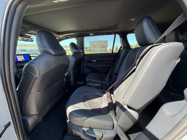 New 2026 Toyota Grand Highlander AWD Hybrid image 19