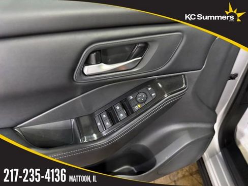 Certified 2025 Nissan Rogue SV image 9