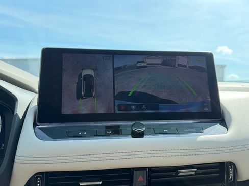 Used 2025 Nissan Rogue SL w/ Tech Package image 25