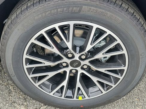 New 2024 Ford Escape SE w/ PHEV Premium Package image 5