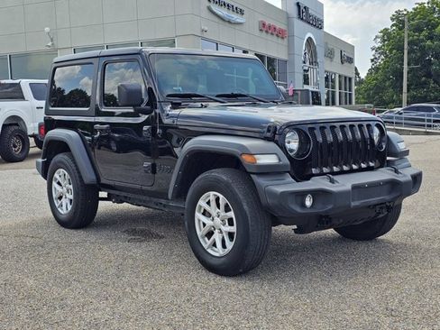 Used 2023 Jeep Wrangler Sport AWD/4WD image 6