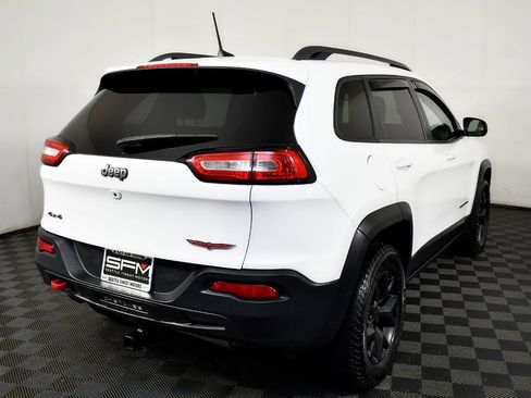 Used 2017 Jeep Cherokee Trailhawk w/ Comfort/Convenience Group image 9
