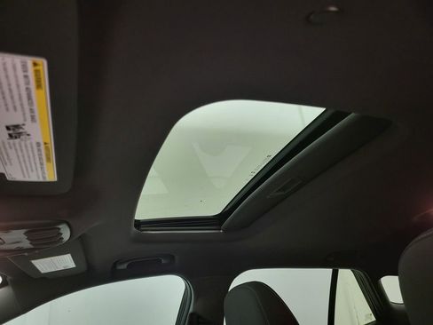 New 2026 Chevrolet Trax RS w/ Sunroof Package FWD image 10