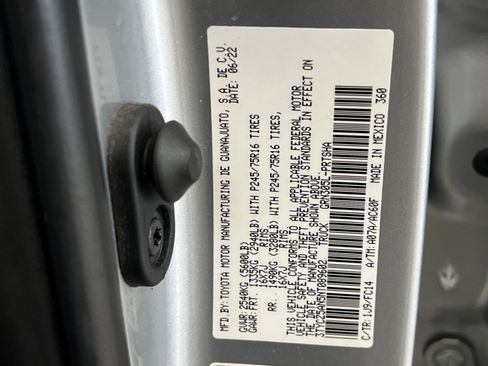 Used 2022 Toyota Tacoma SR5 AWD/4WD image 38