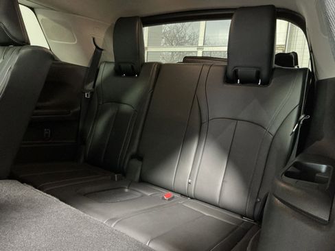 Used 2025 INFINITI QX60 Pure image 32