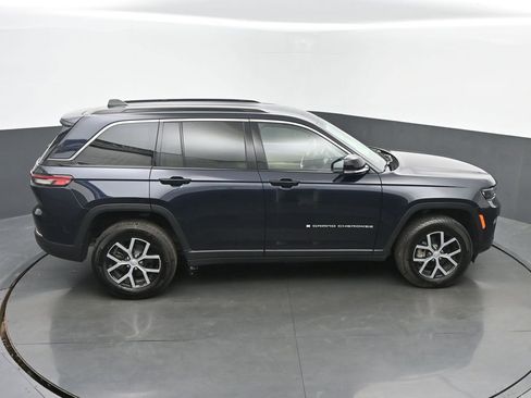 Used 2024 Jeep Grand Cherokee Limited AWD/4WD image 41