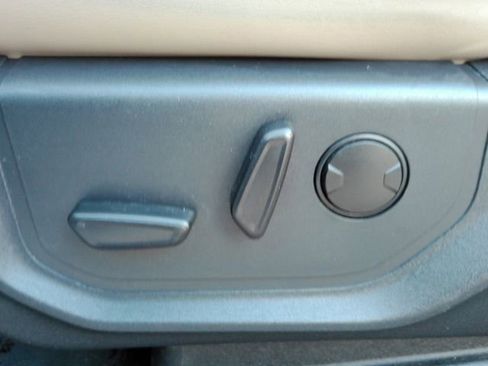 Used 2024 Ford Expedition Max XLT image 15