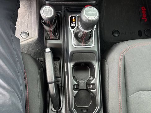 Used 2023 Jeep Gladiator Rubicon w/ Cold Weather Group AWD/4WD image 20
