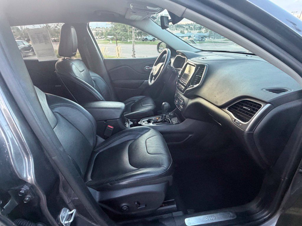 Used 2019 Jeep Cherokee Limited AWD/4WD image 31