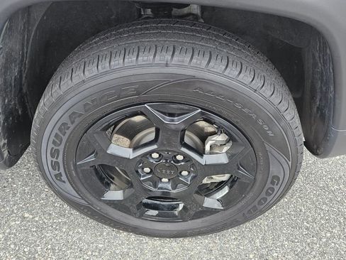 Used 2024 Jeep Compass Trailhawk image 16