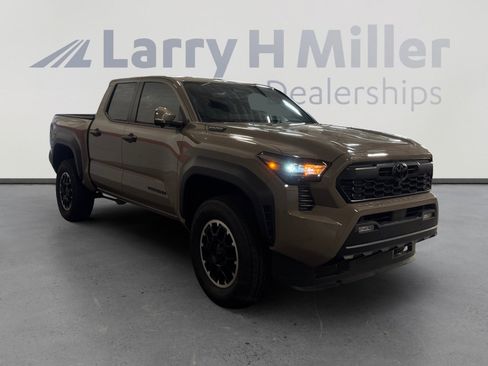 Certified 2026 Toyota Tacoma TRD Off-Road w/ TRD Off Road Premium Package AWD/4WD image 7