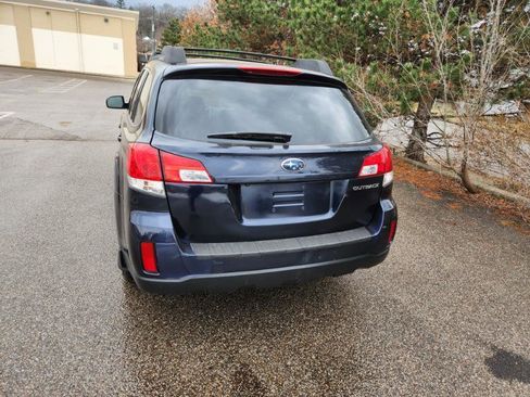 Used 2012 Subaru Outback 2.5i Premium image 6