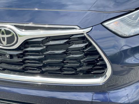 Used 2026 Toyota Highlander Platinum AWD/4WD image 20