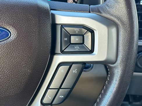 Used 2019 Ford F150 Lariat image 27