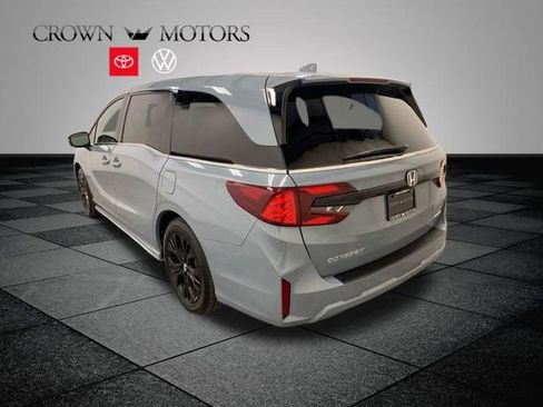Used 2025 Honda Odyssey Sport-L image 4