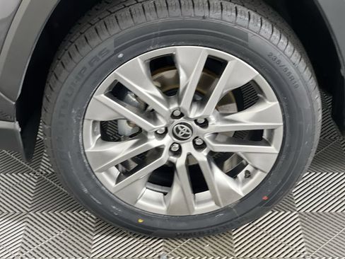 Used 2023 Toyota RAV4 XLE Premium FWD image 11