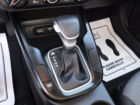 Used 2023 Kia Soul LX image 12