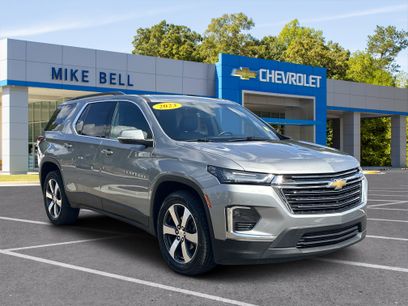 Used 2023 Chevrolet Traverse LT w/ LT Premium Package