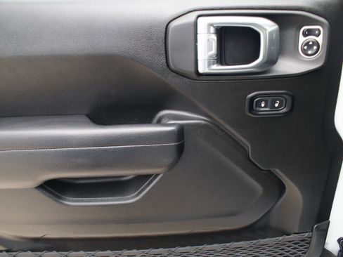 Used 2025 Jeep Gladiator Sport image 27