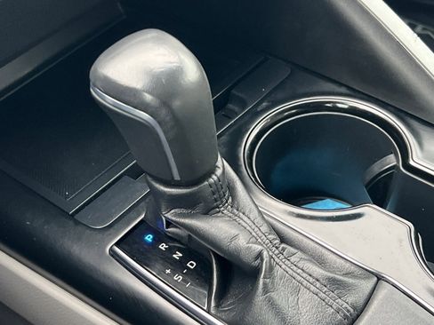 Used 2019 Toyota Camry SE image 17