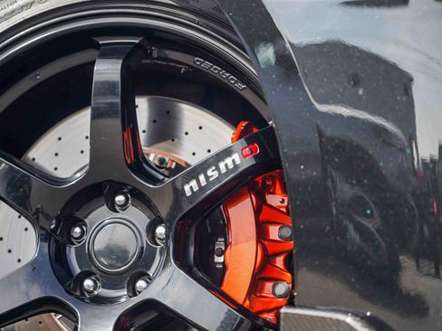 Used 2018 Nissan GT-R NISMO image 6