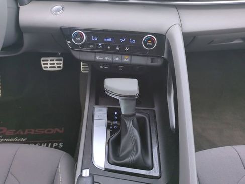 Used 2025 Hyundai Elantra Sport image 18