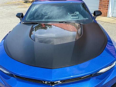 Used 2022 Chevrolet Camaro ZL1 RWD image 13