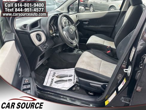 Used 2012 Toyota Yaris LE image 10