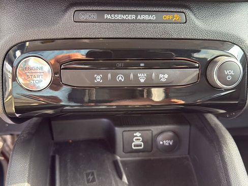 Used 2025 Ford Escape Platinum AWD/4WD image 19