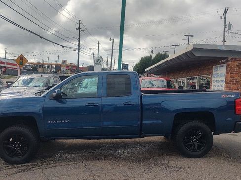 Used 2017 Chevrolet Silverado 1500 LT w/ All Star Edition AWD/4WD image 6