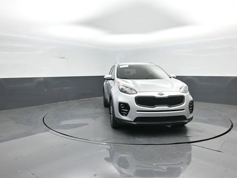 Used 2019 Kia Sportage EX image 2