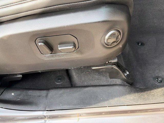 Used 2025 Jeep Gladiator Rubicon w/ Convenience Group AWD/4WD image 18