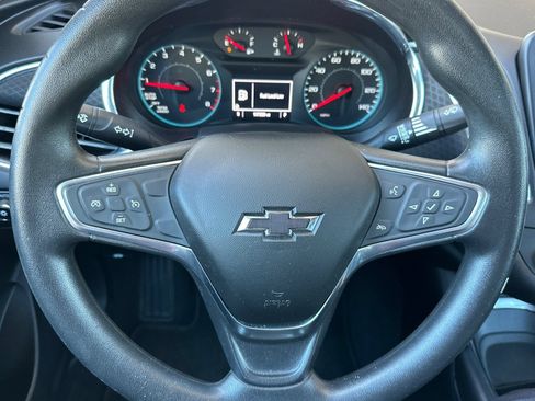Used 2018 Chevrolet Malibu LT FWD image 24