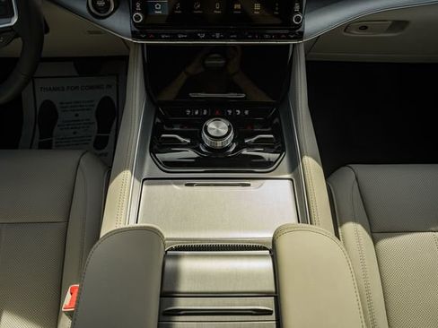 New 2026 Jeep Grand Wagoneer Limited AWD/4WD image 38