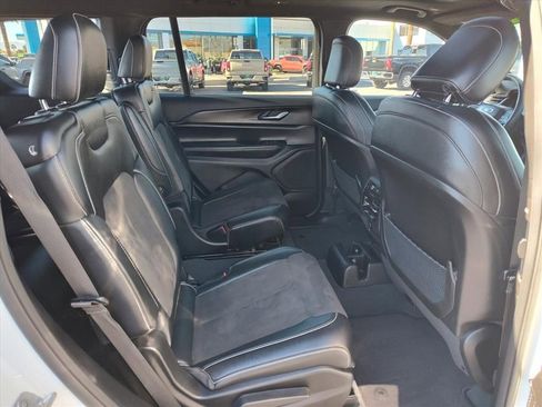 Used 2023 Jeep Grand Cherokee L Laredo image 10