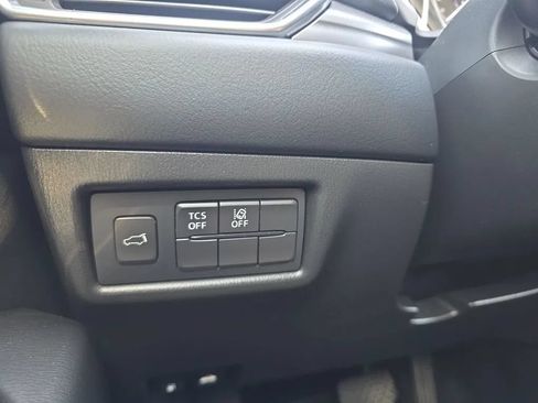 Used 2018 MAZDA CX-5 Touring w/ Preferred Equipment Package FWD image 24