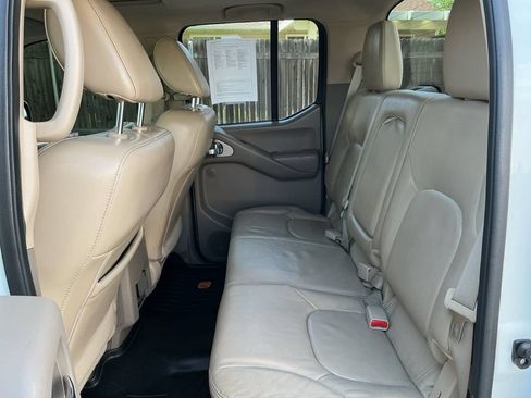 Used 2013 Nissan Frontier SL w/ Moonroof Pkg AWD/4WD image 22