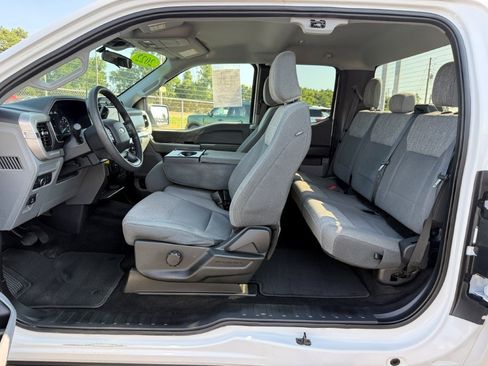 Used 2022 Ford F150 XLT w/ Trailer Tow Package RWD image 15