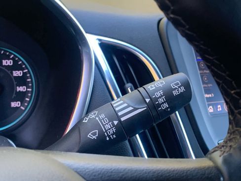 Used 2024 Chevrolet Equinox LT image 19