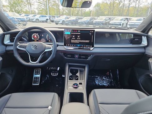 New 2026 Volkswagen Tiguan SE R-Line AWD/4WD image 5