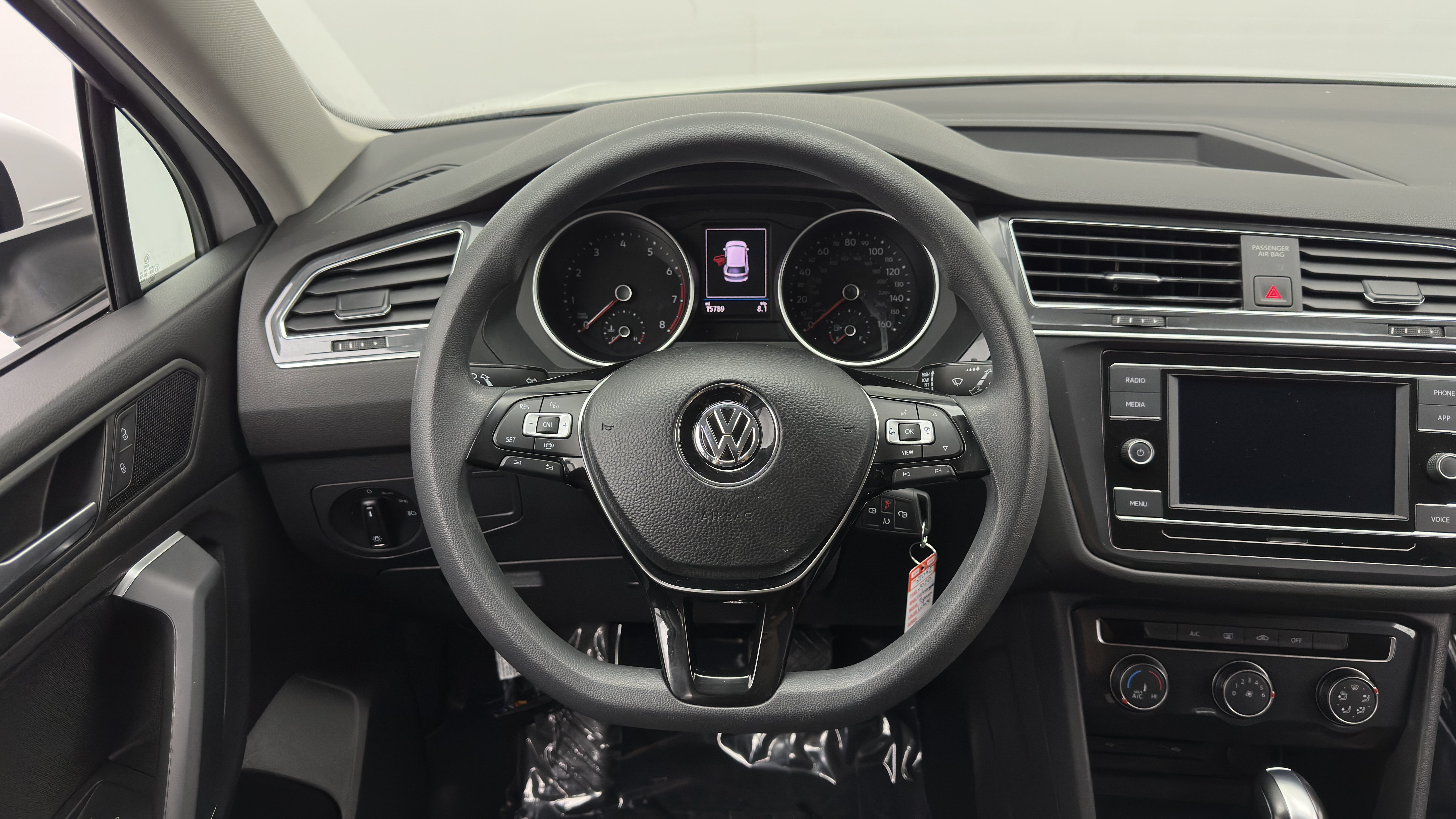 Used 2020 Volkswagen Tiguan S FWD image 23